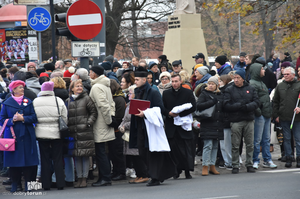 Torunianie tłumnie uczcili 11 listopada