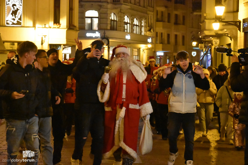 Mikołajowa parada w Toruniu