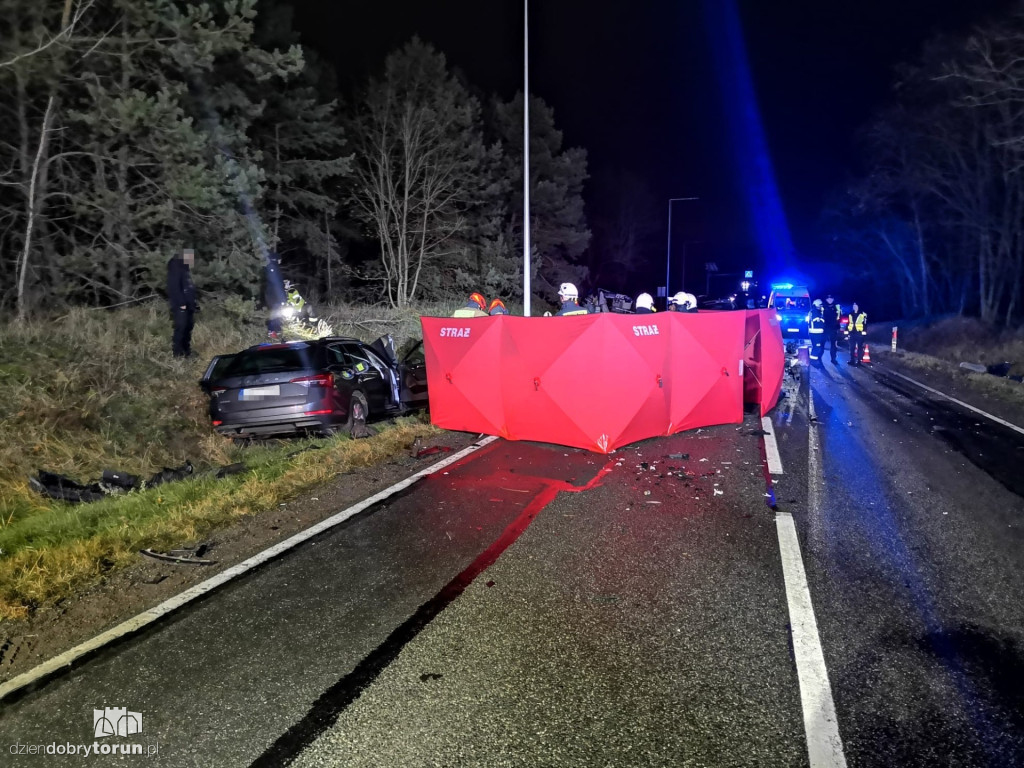 Wypadek na DK10 w Przyłubiu. Nie żyje dwóch mężczyzn