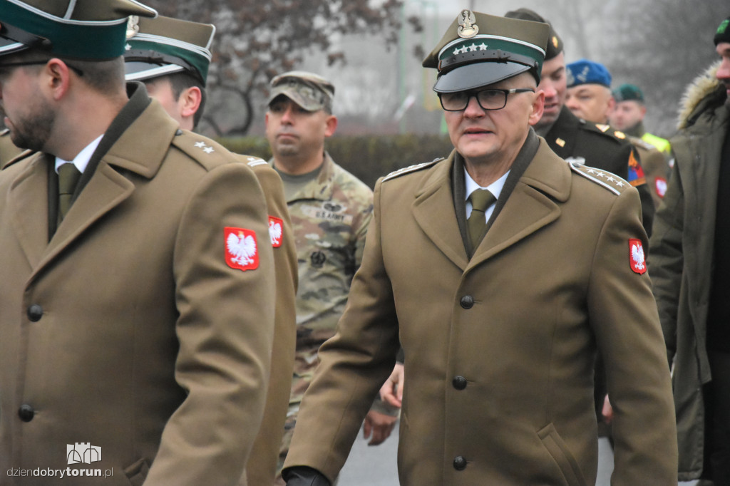 Przemarsz wojsk ulicami Torunia