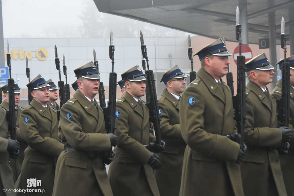 Przemarsz wojsk ulicami Torunia