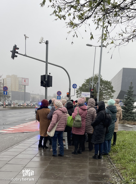 Tysiące wiernych pod Areną Toruń