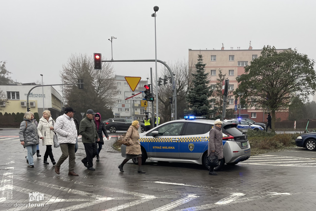 Tysiące wiernych pod Areną Toruń