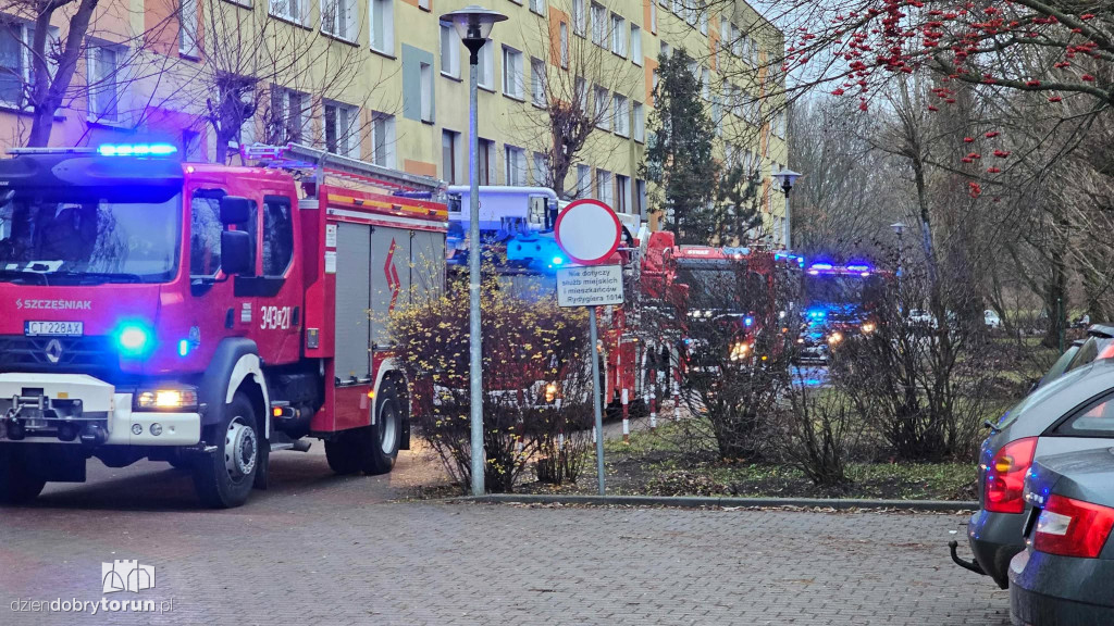 Akcja służb w bloku przy Rydygiera