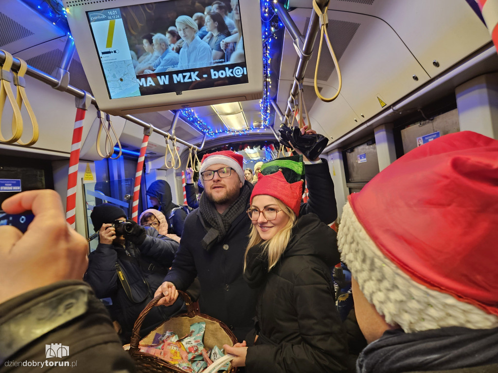 Świąteczny tramwaj w Toruniu