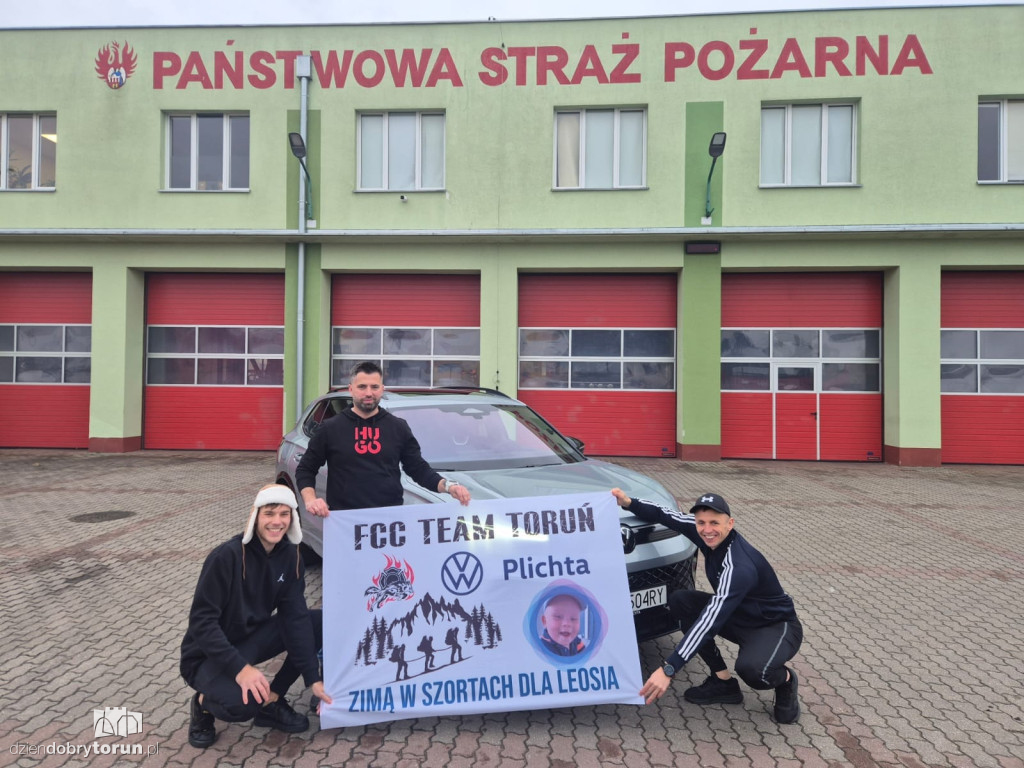 Ubrani tylko w szorty weszli na Śnieżkę