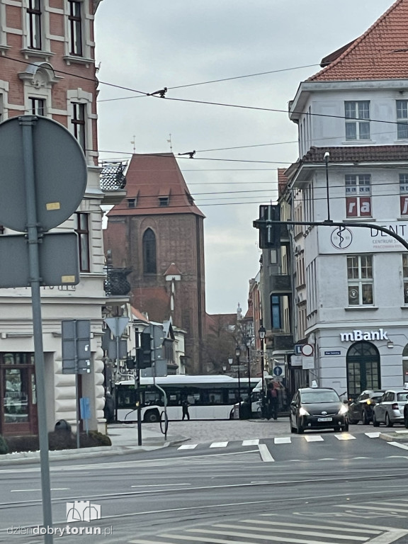 Autobusowe blokady na starówce