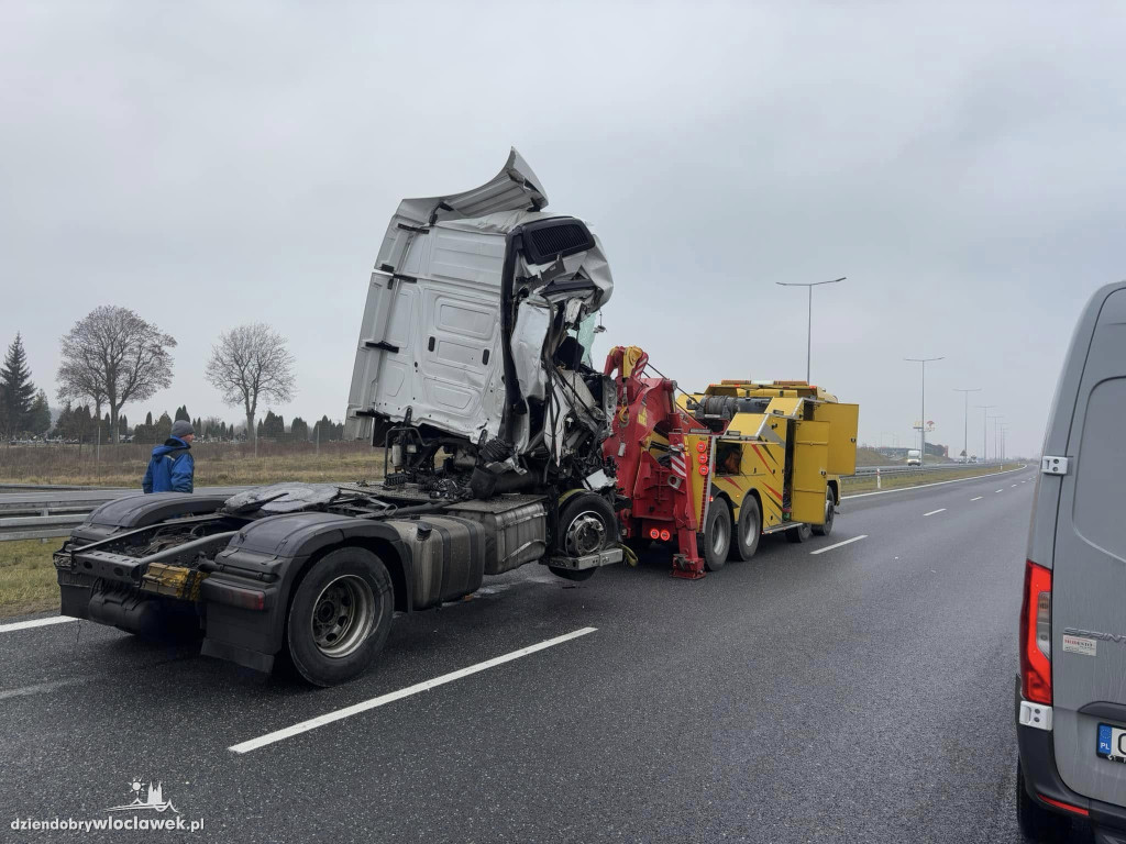 Zderzenie ciężarówek na autostradzie A1