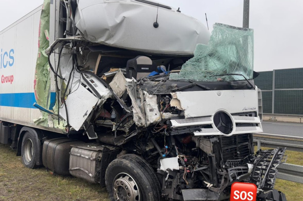 Zderzenie ciężarówek na autostradzie A1