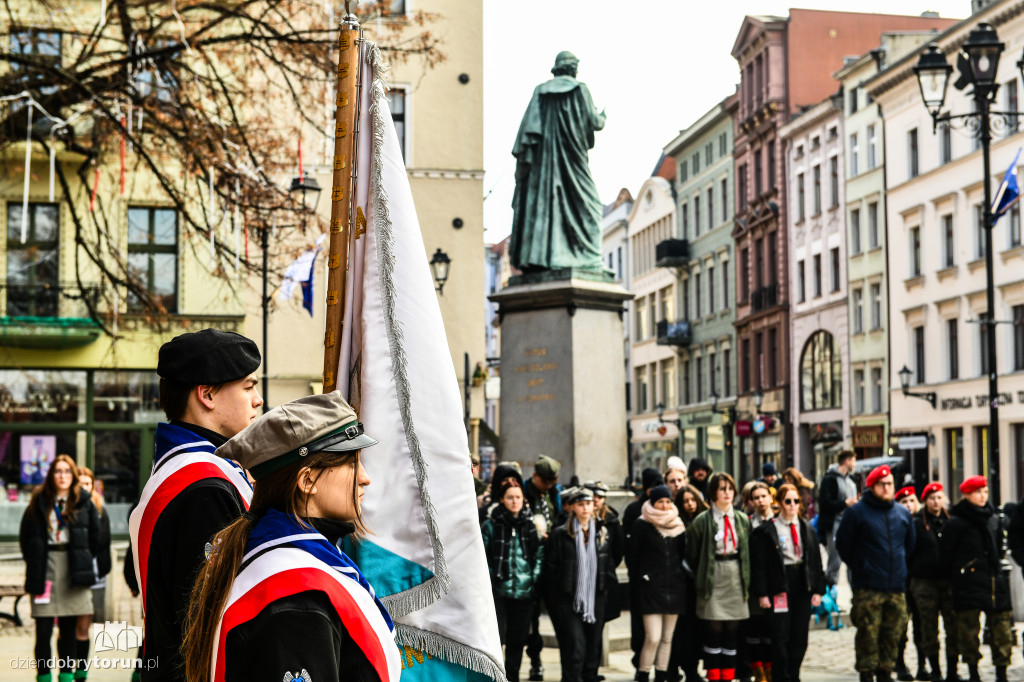 Setki harcerzy na toruńskim rynku