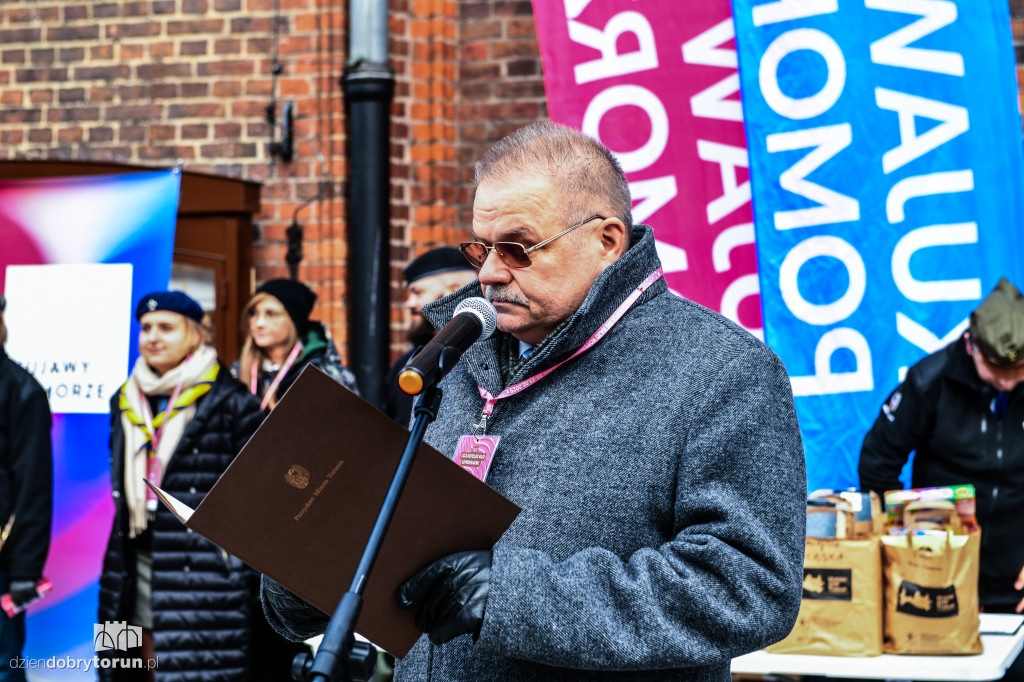 Setki harcerzy na toruńskim rynku