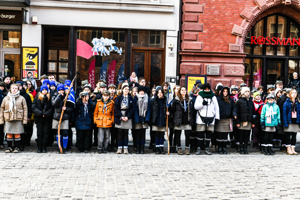 Setki harcerzy na toruńskim rynku