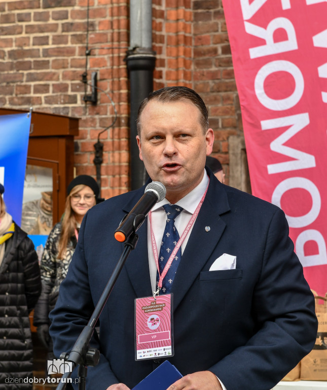 Setki harcerzy na toruńskim rynku