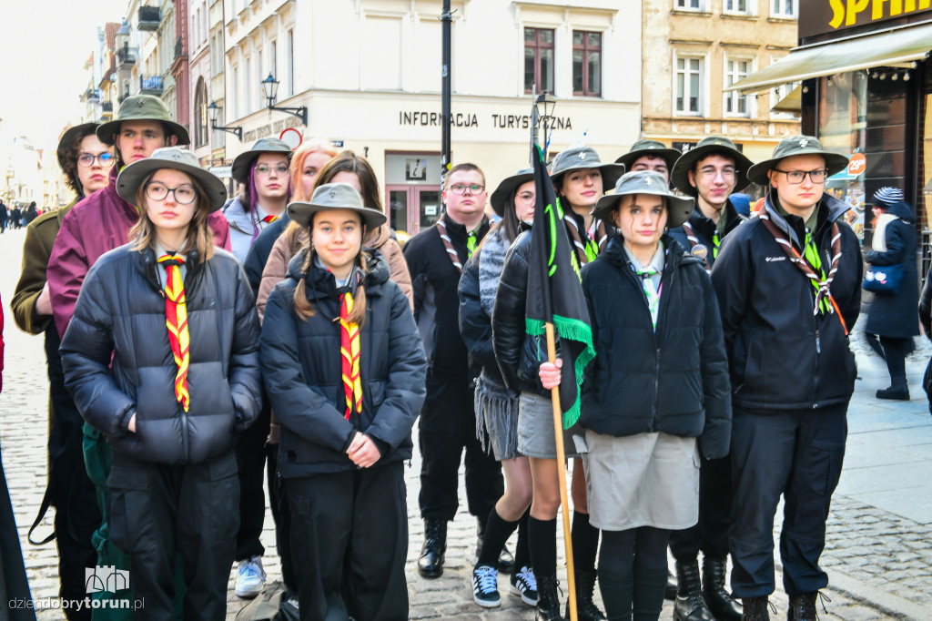 Setki harcerzy na toruńskim rynku