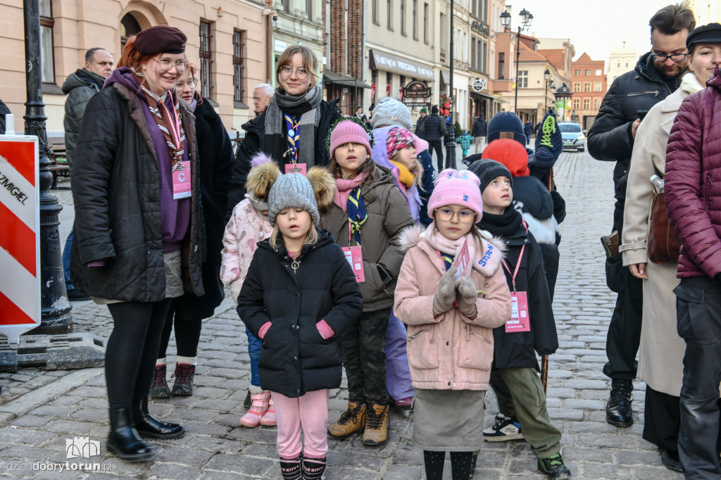 Setki harcerzy na toruńskim rynku