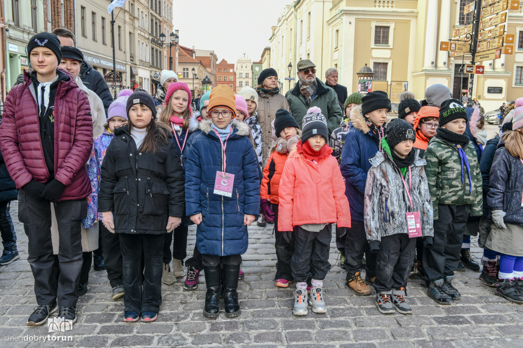 Setki harcerzy na toruńskim rynku