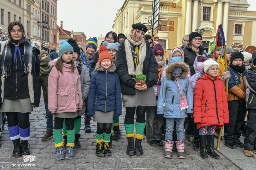 Setki harcerzy na toruńskim rynku