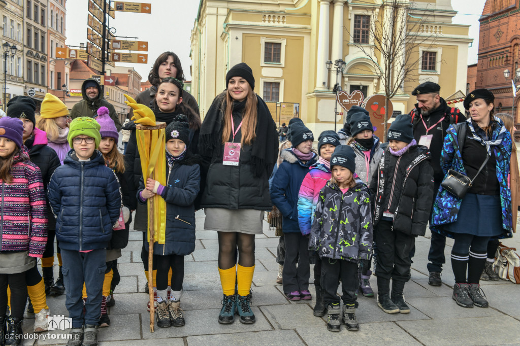 Setki harcerzy na toruńskim rynku