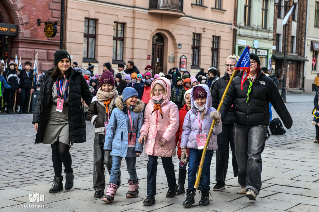 Setki harcerzy na toruńskim rynku