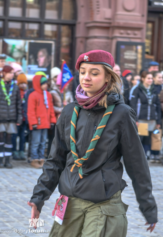 Setki harcerzy na toruńskim rynku