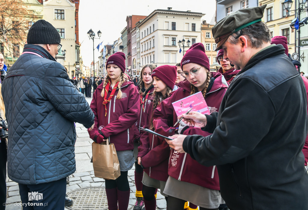 Setki harcerzy na toruńskim rynku