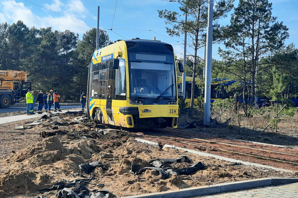 Wykolejony tramwaj w Toruniu