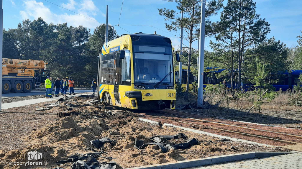 Wykolejony tramwaj w Toruniu