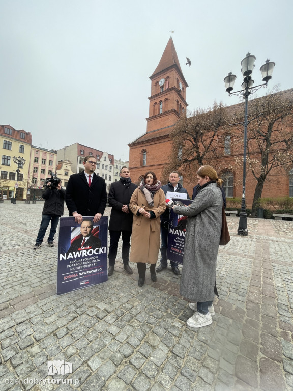 Konferencja PiS na Rynku Nowomiejskim