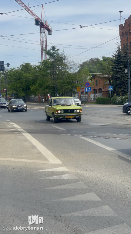 Rajd samochodowy z okazji Święta Flagi