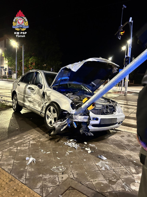 Groźna kolizja w środku nocy