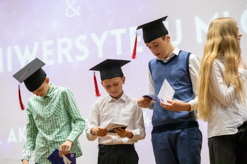 Zakończenie roku Uniwersytetu dla Dzieci