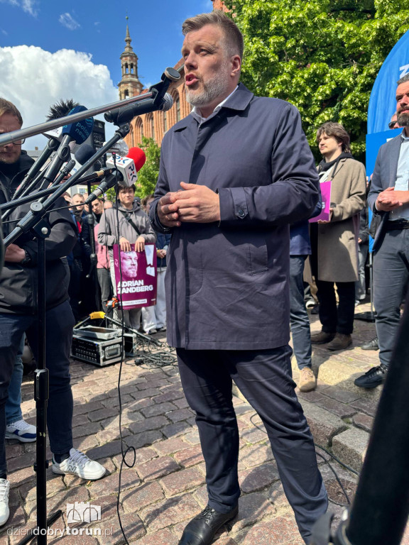 Zandberg w Toruniu na chwilę przed ciszą wyborczą