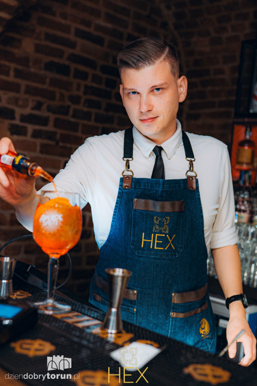 Gorąca impreza w klubie Hex