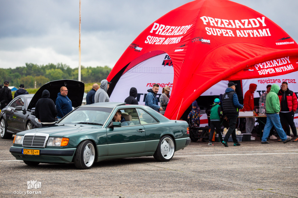 Zlot Mercedesów w MotoParku w Toruniu
