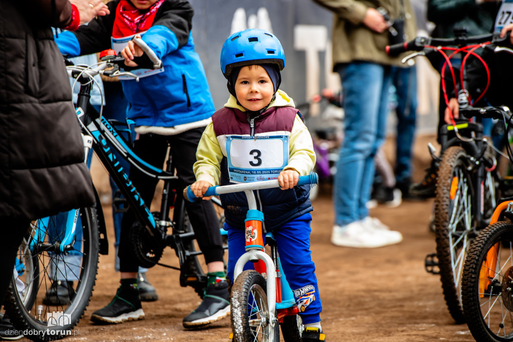 Zawody rowerkowe w Motoarenie