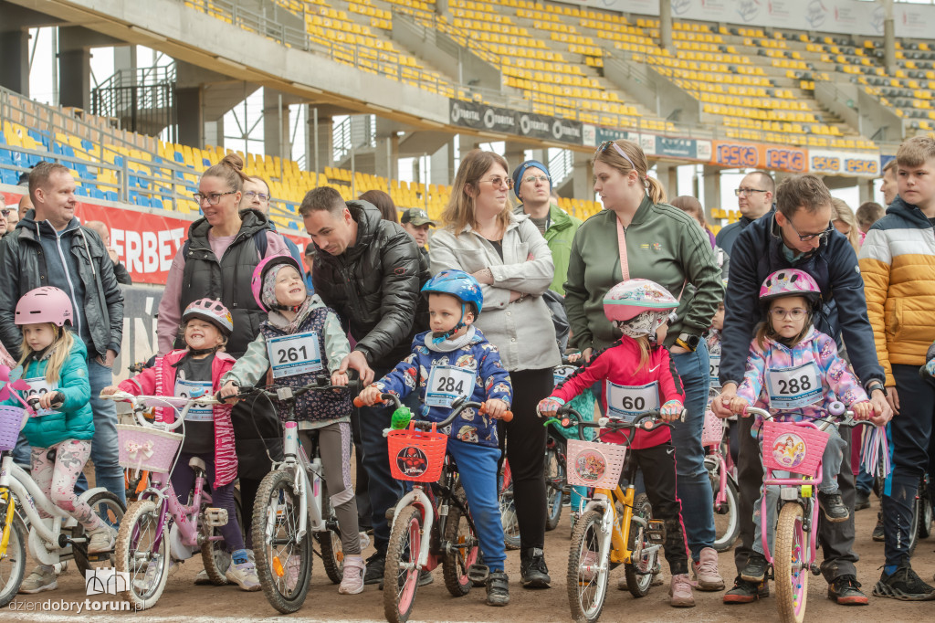 Zawody rowerkowe w Motoarenie