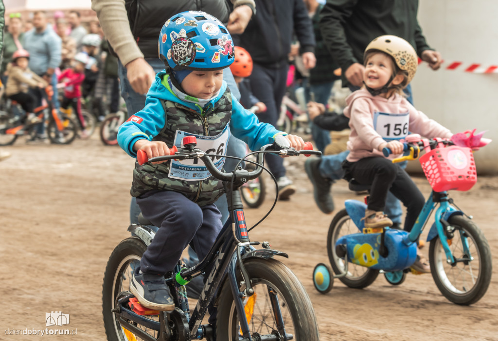 Zawody rowerkowe w Motoarenie