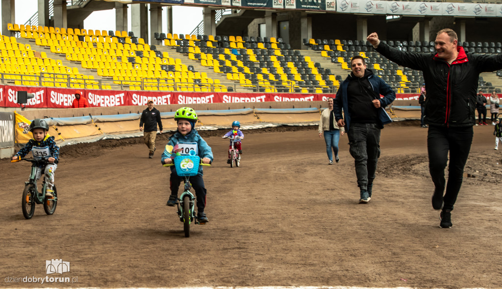 Zawody rowerkowe w Motoarenie