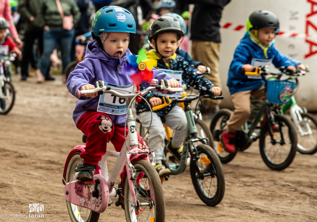 Zawody rowerkowe w Motoarenie