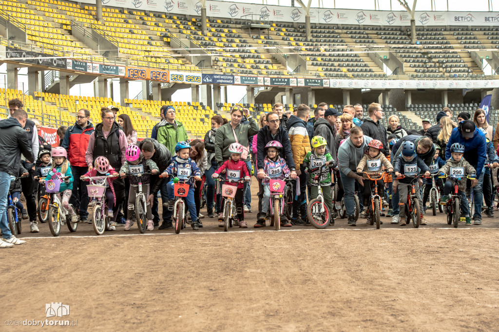 Zawody rowerkowe w Motoarenie