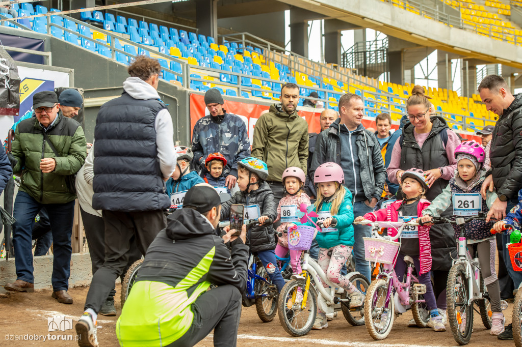 Zawody rowerkowe w Motoarenie