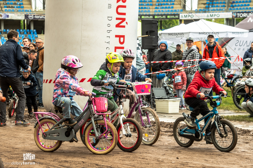 Zawody rowerkowe w Motoarenie