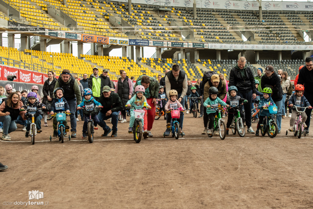 Zawody rowerkowe w Motoarenie