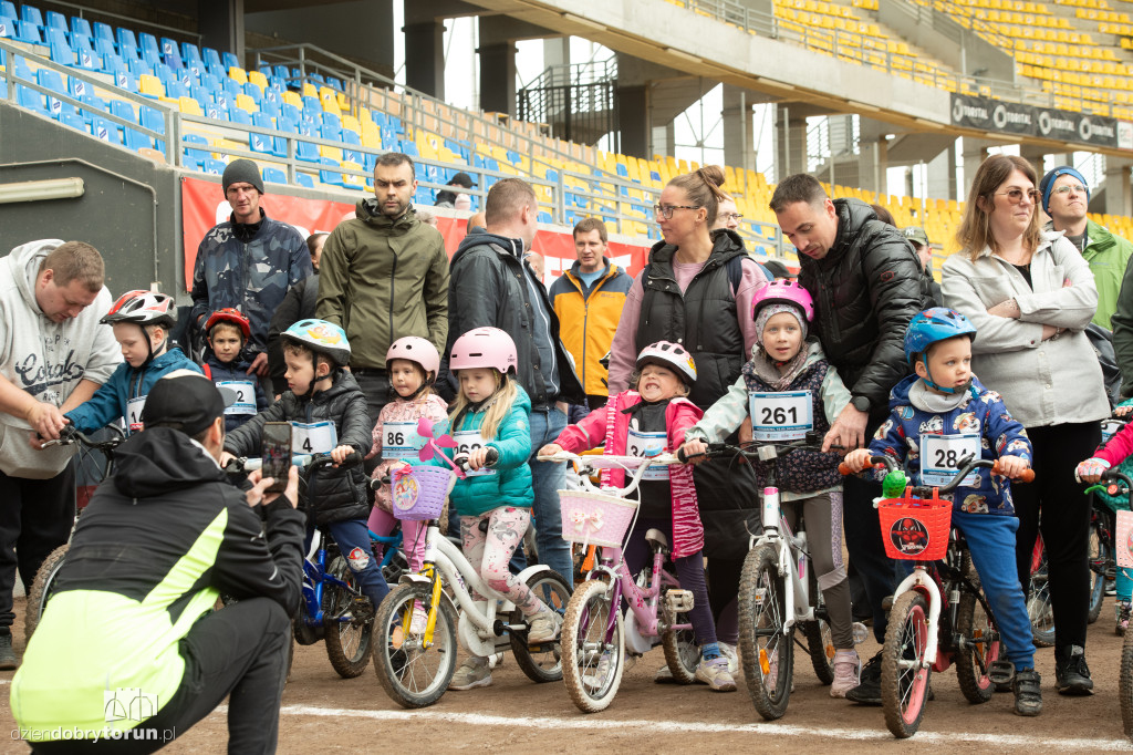 Zawody rowerkowe w Motoarenie