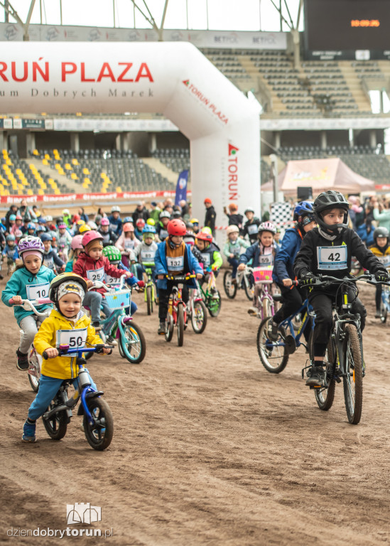 Zawody rowerkowe w Motoarenie