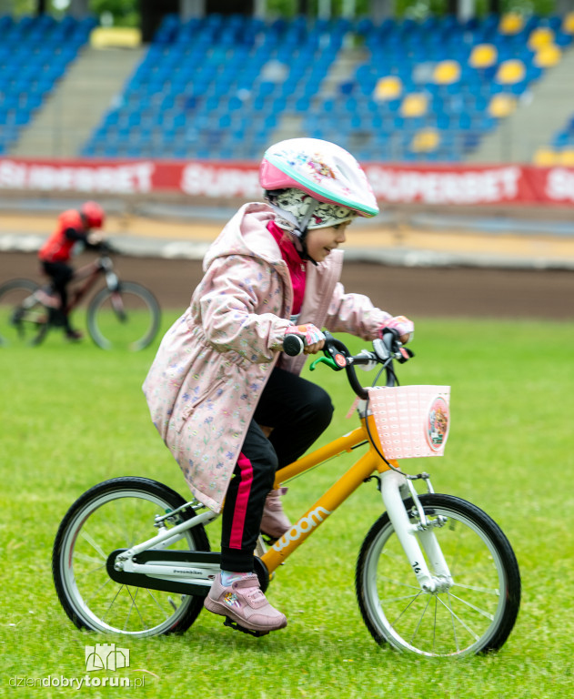 Zawody rowerkowe w Motoarenie