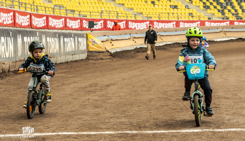 Zawody rowerkowe w Motoarenie