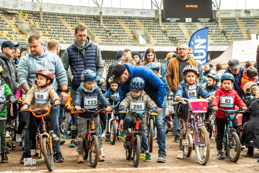 Zawody rowerkowe w Motoarenie
