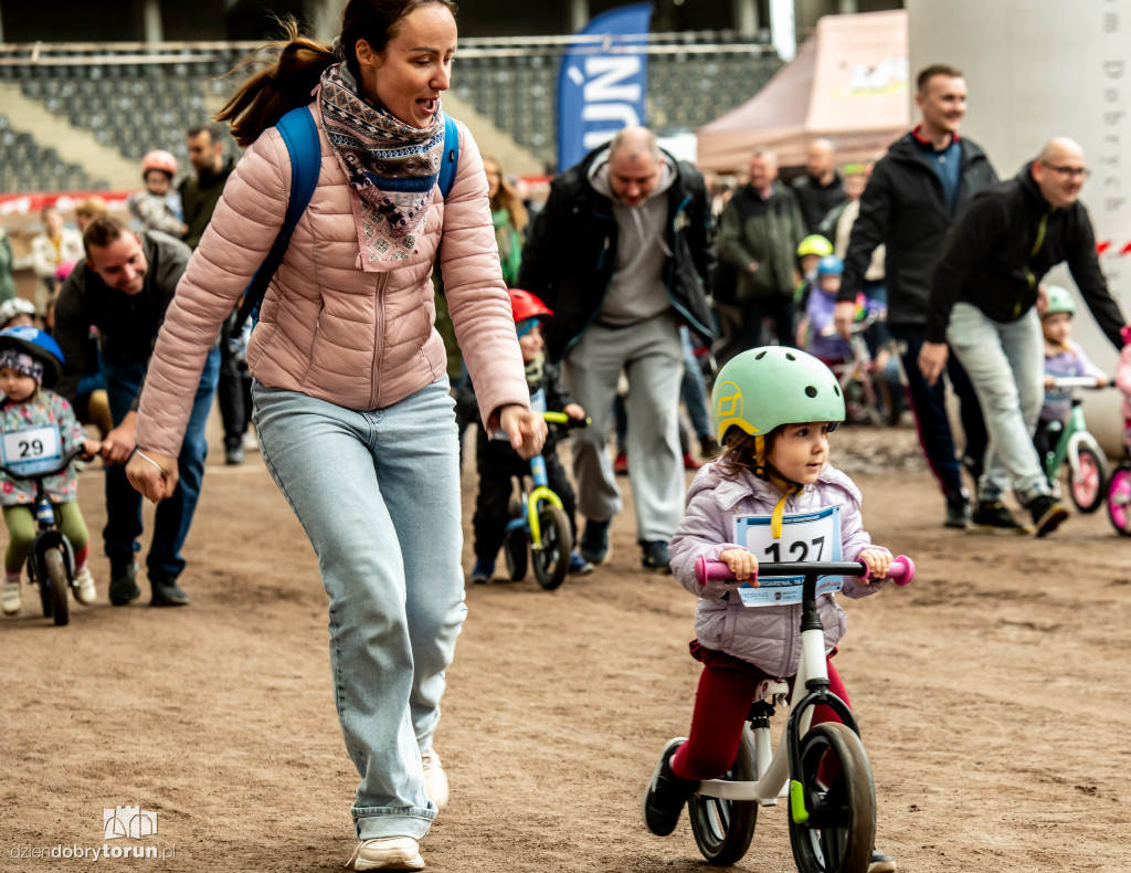 Zawody rowerkowe w Motoarenie