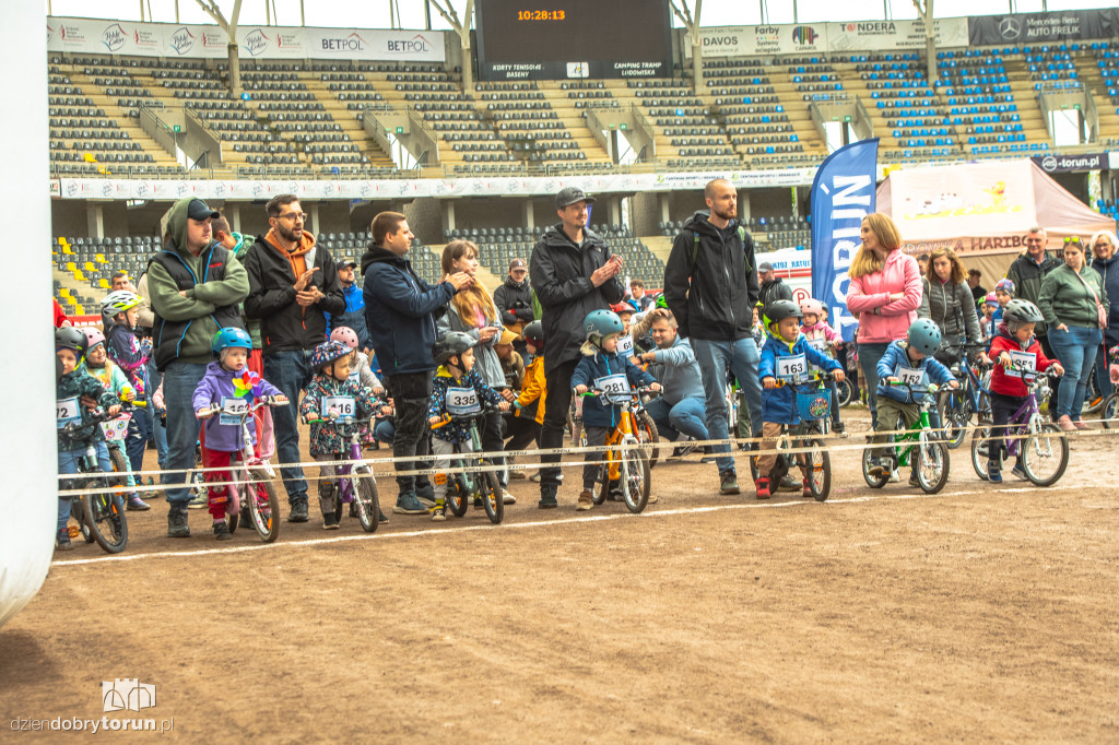 Zawody rowerkowe w Motoarenie